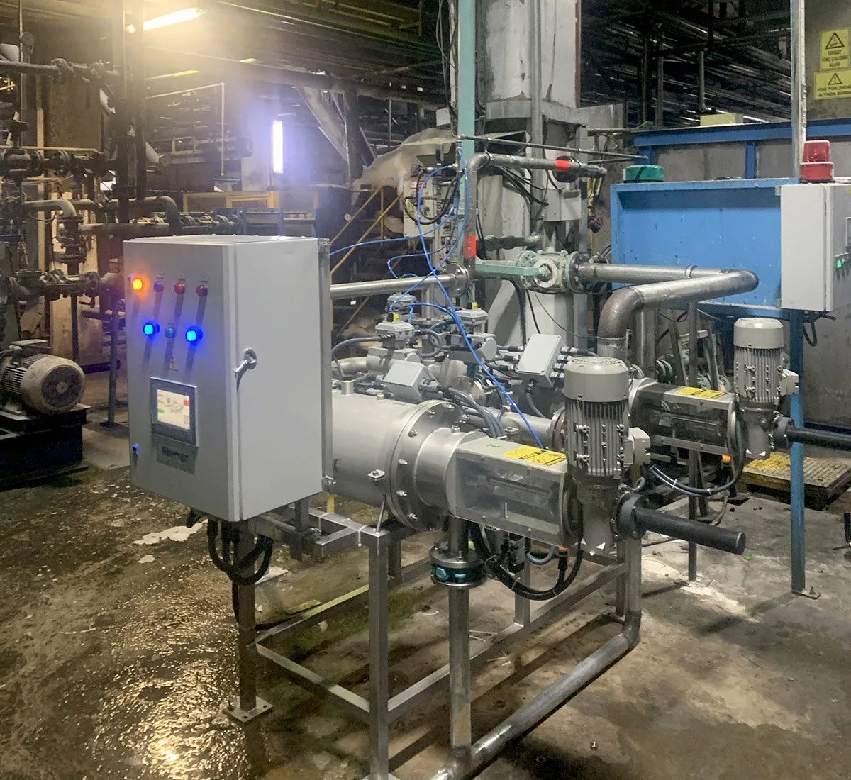 Glass mold water filtration for protection